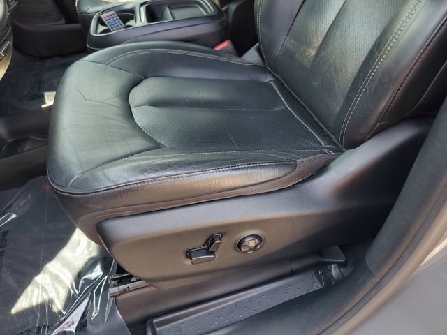 Certified 2020 Chrysler Pacifica Touring-L w/ S Appearance Package FWD image 20