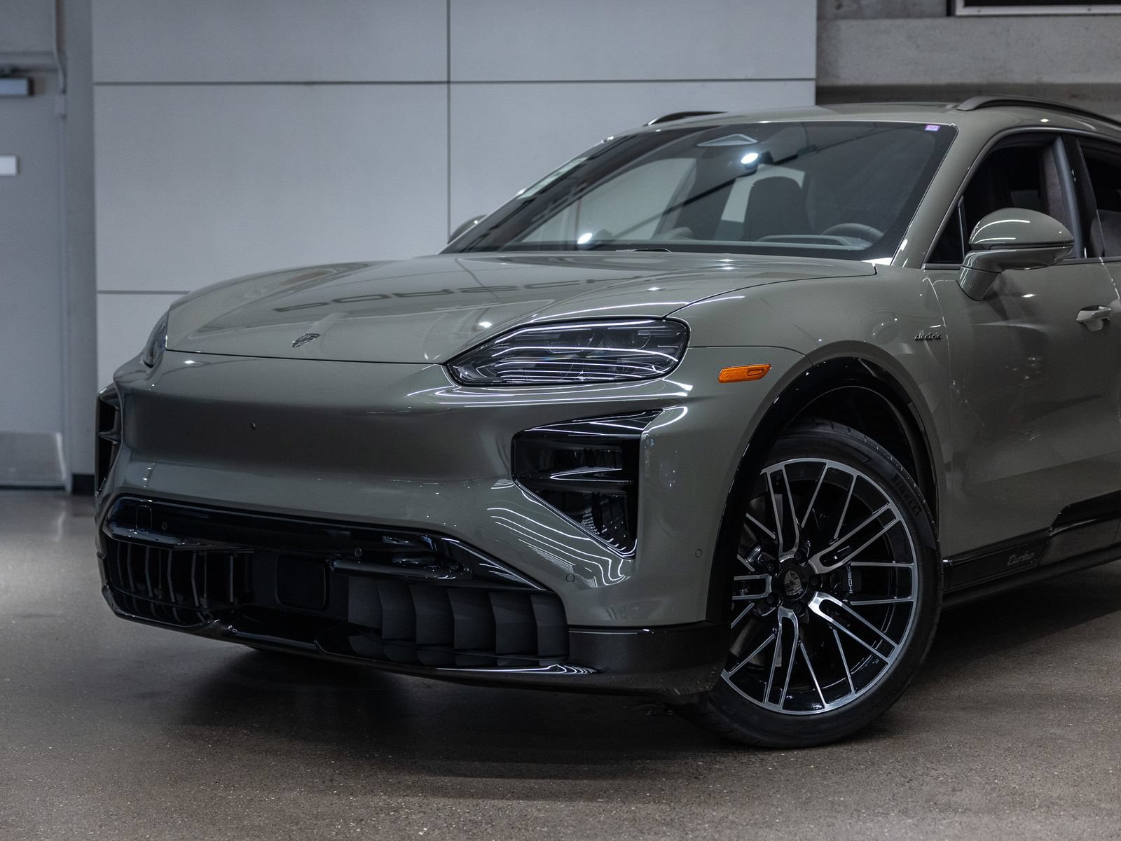 New 2026 Porsche Cayenne Turbo AWD/4WD image 23