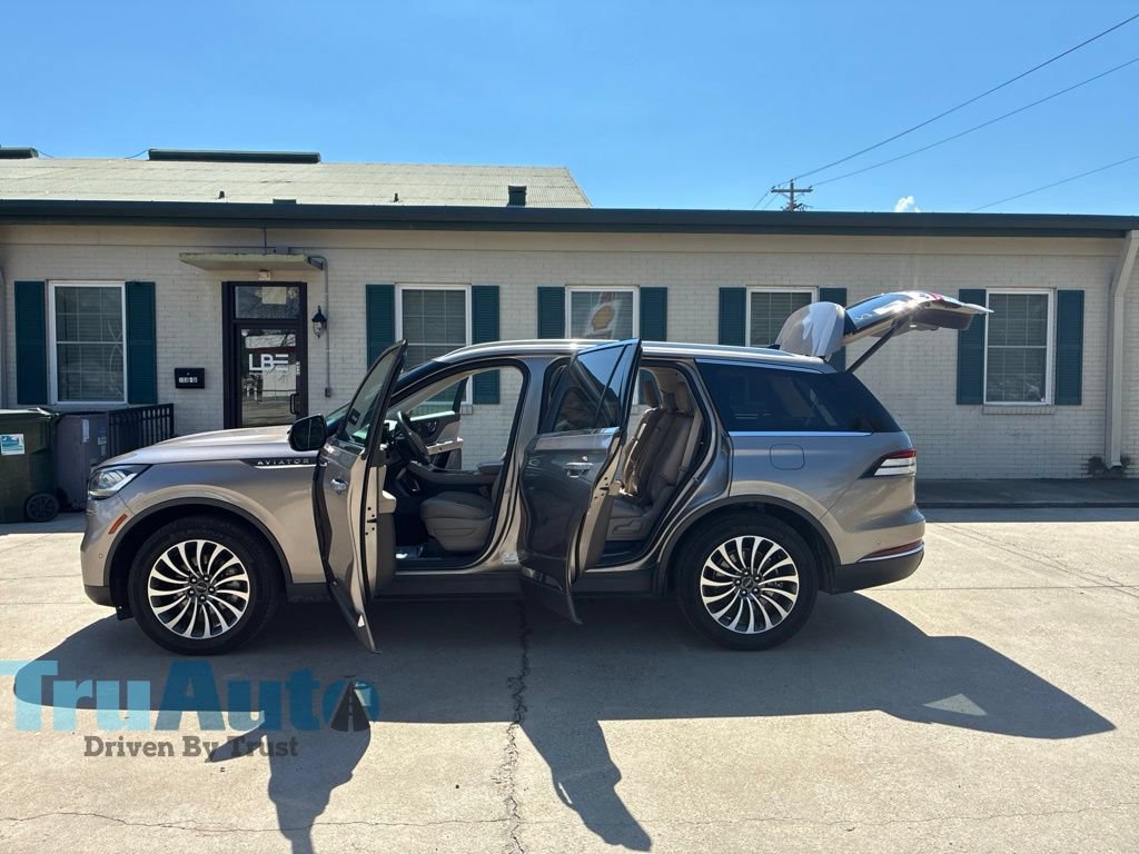 Used 2021 Lincoln Aviator Reserve w/ Equipment Group 201A AWD/4WD image 14