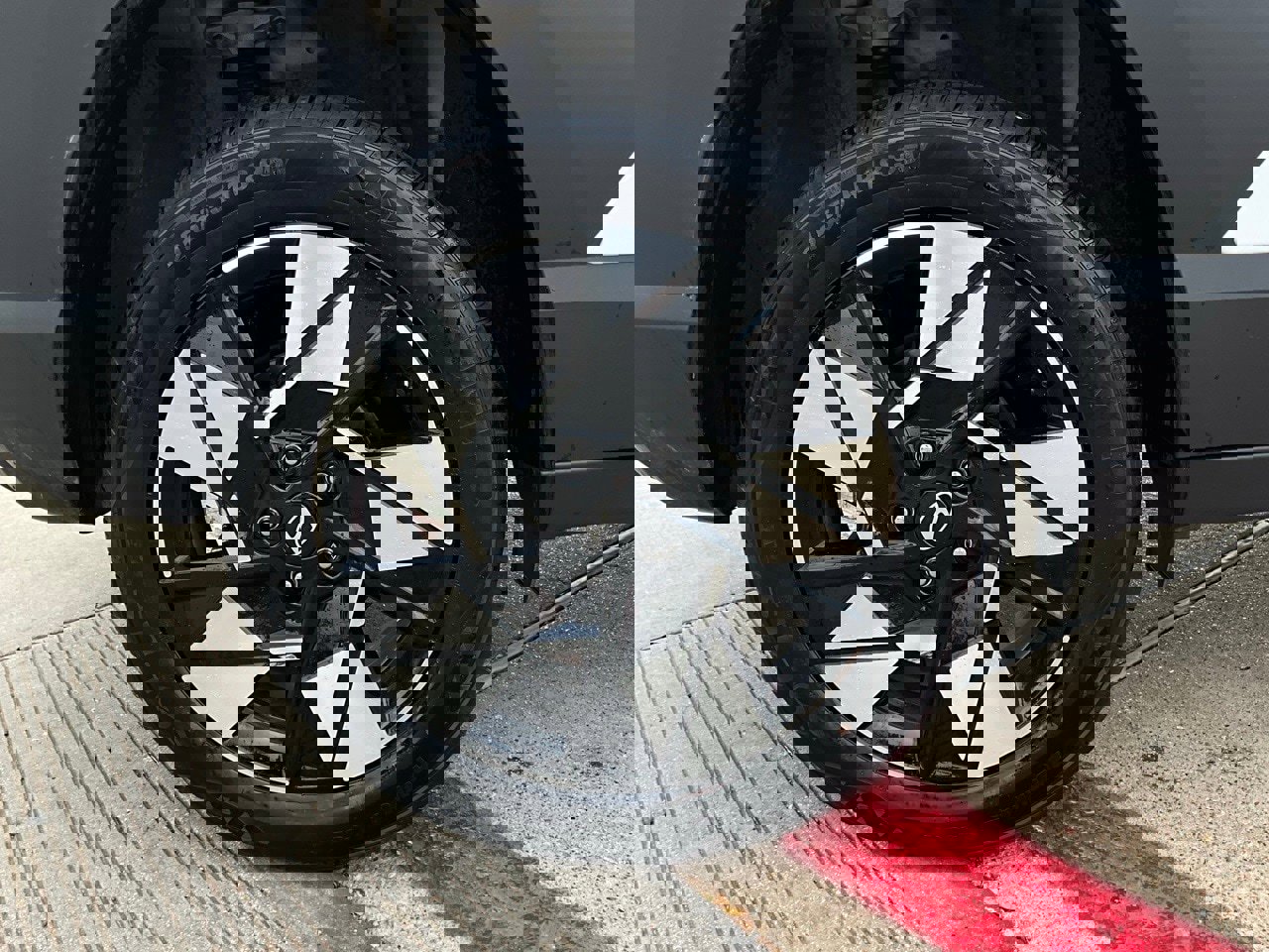 Used 2025 Hyundai Kona SEL image 9