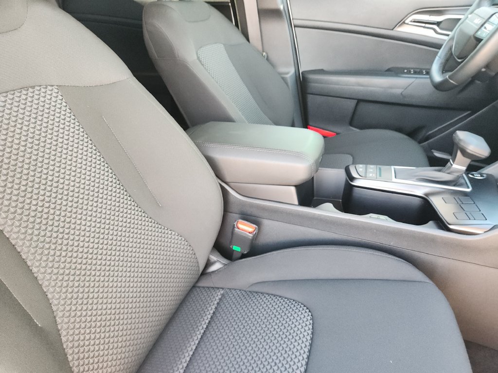 New 2026 Kia Sportage LX FWD image 12