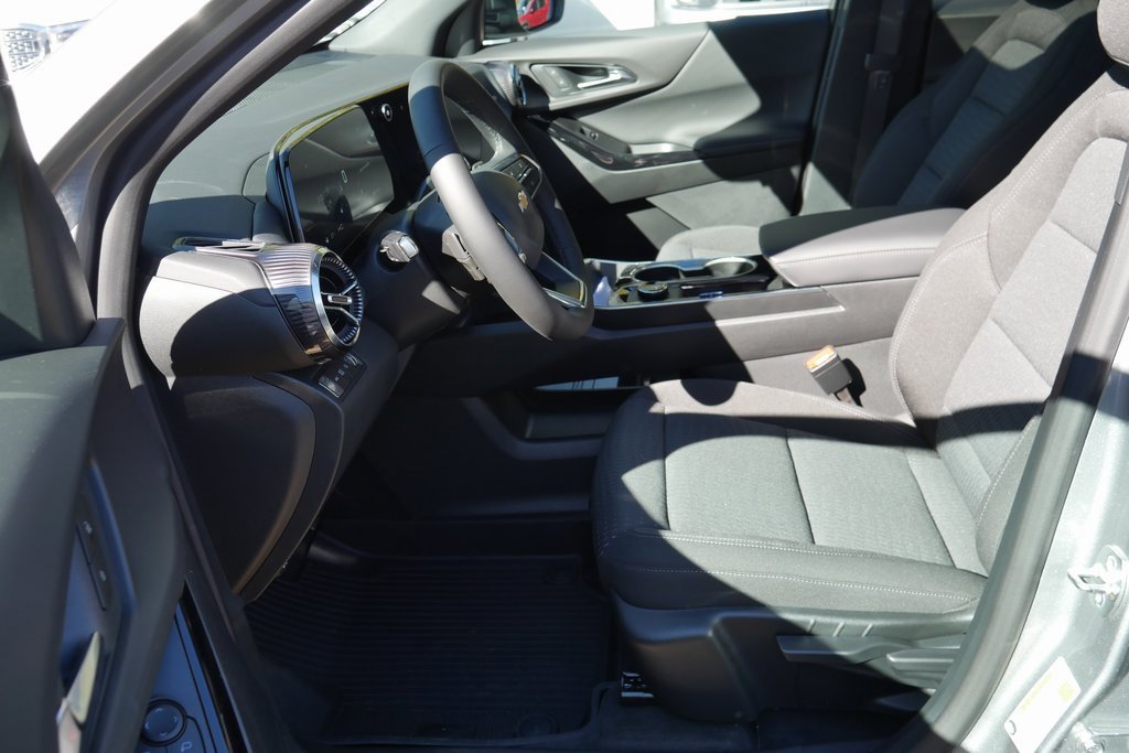 New 2026 Chevrolet Equinox LT w/ Safety and Technology Package image 8