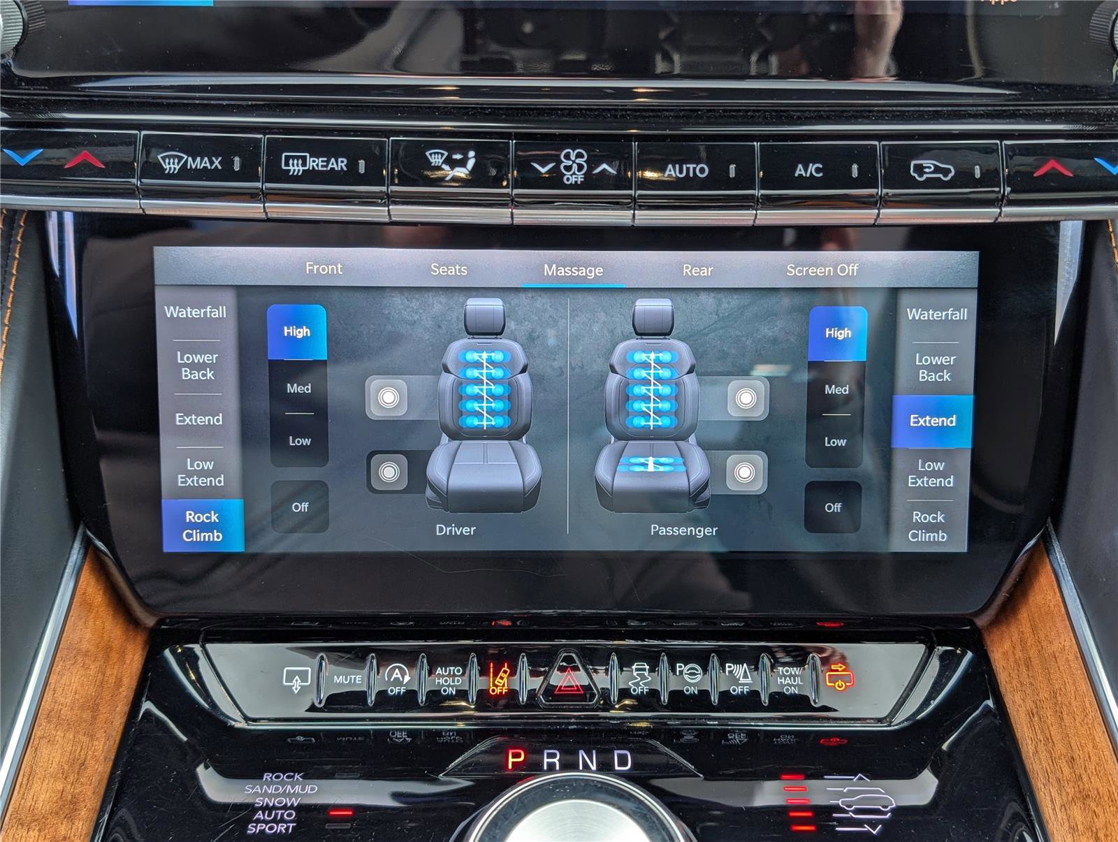 Used 2024 Jeep Grand Wagoneer L Series III image 28