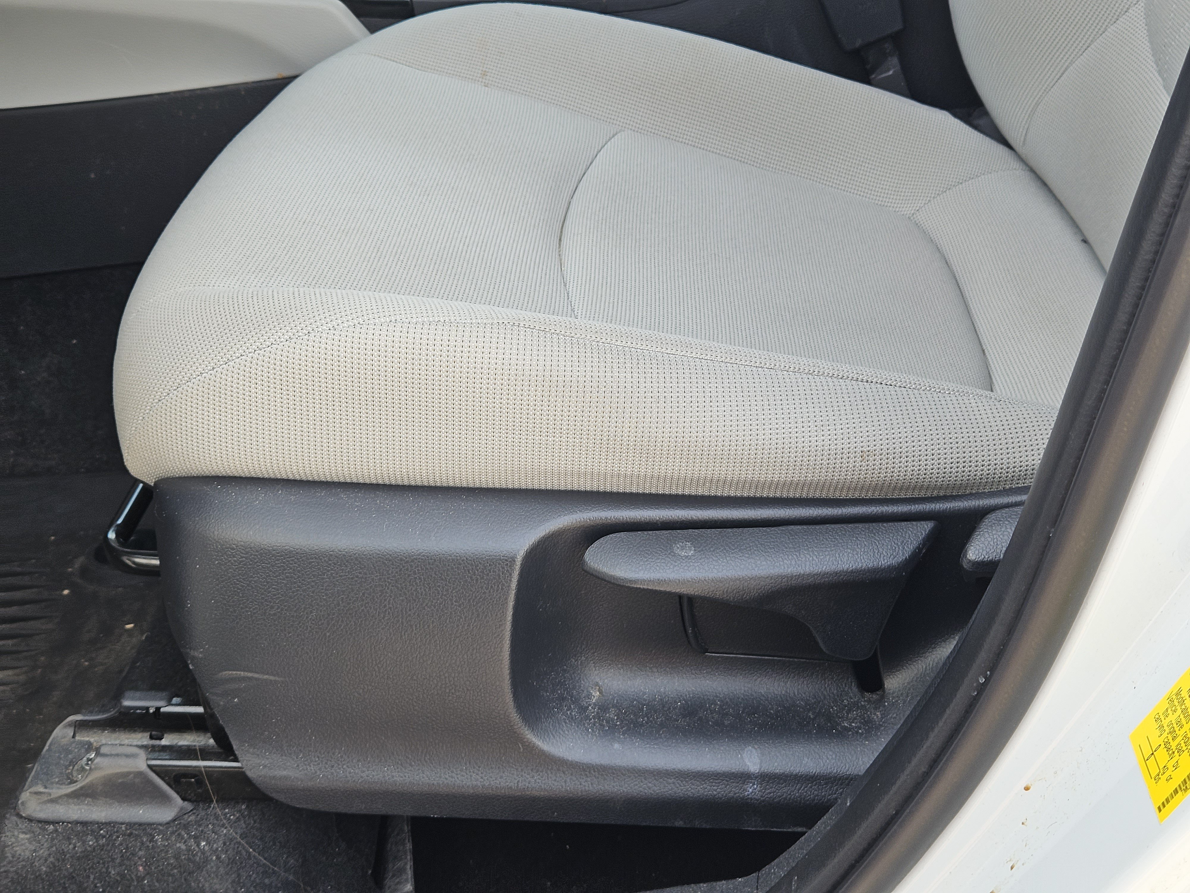 Used 2022 Toyota Corolla Cross L AWD/4WD image 25