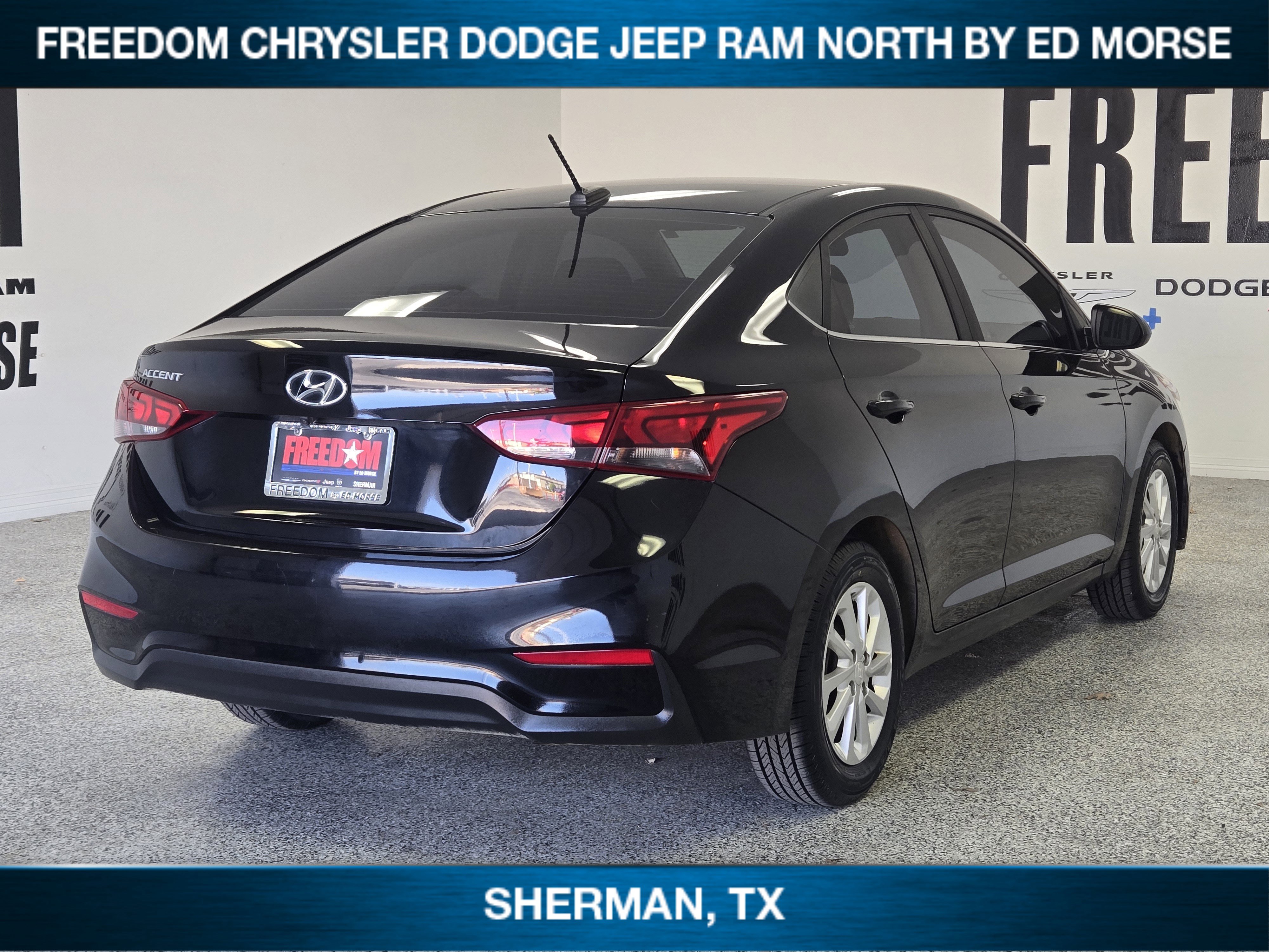 Used 2019 Hyundai Accent SEL image 3