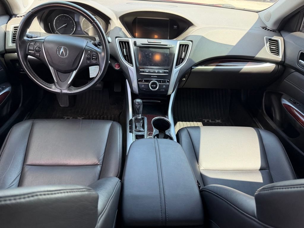 Used 2017 Acura TLX FWD image 11