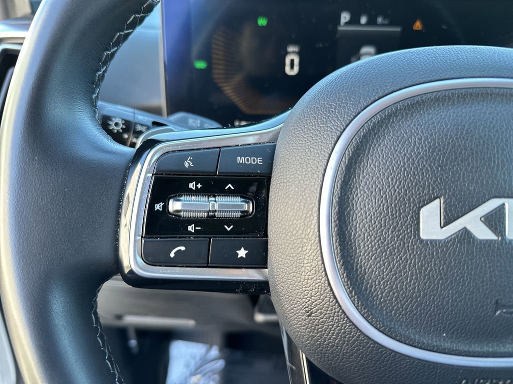 Used 2025 Kia Sorento EX image 30