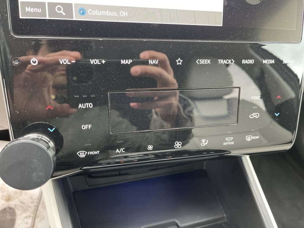 Used 2024 Hyundai Tucson Limited AWD/4WD image 19