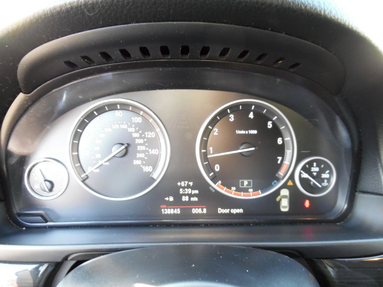 Used 2012 BMW 550i xDrive Sedan image 14