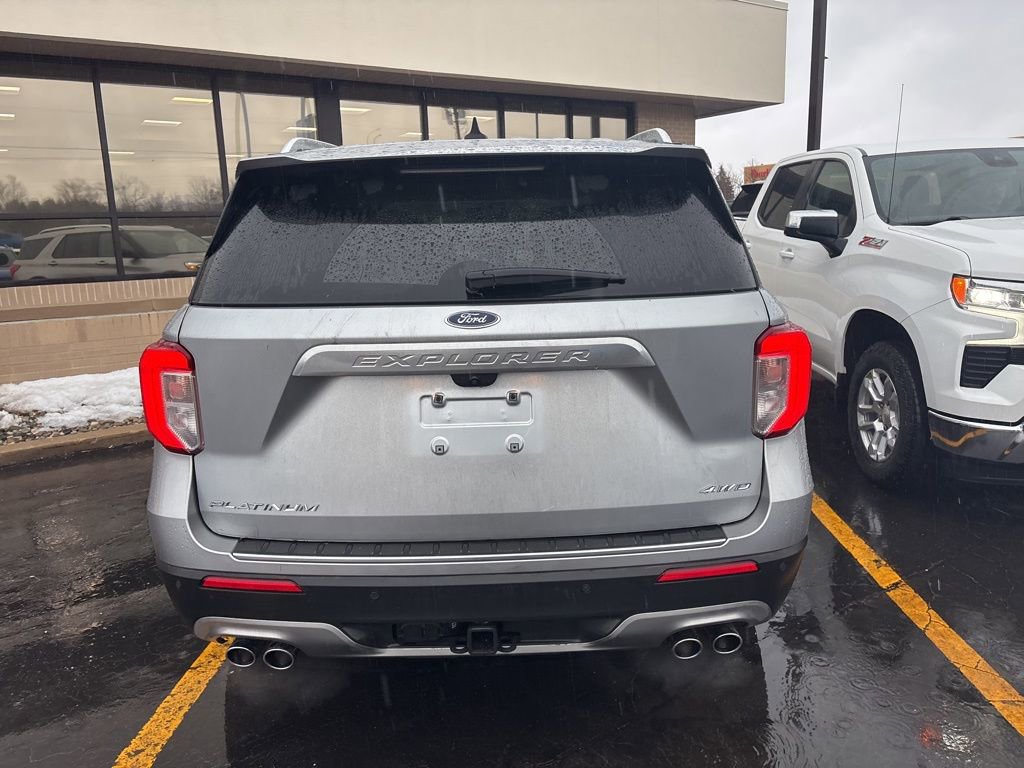 Used 2023 Ford Explorer Platinum w/ Technology Package image 3