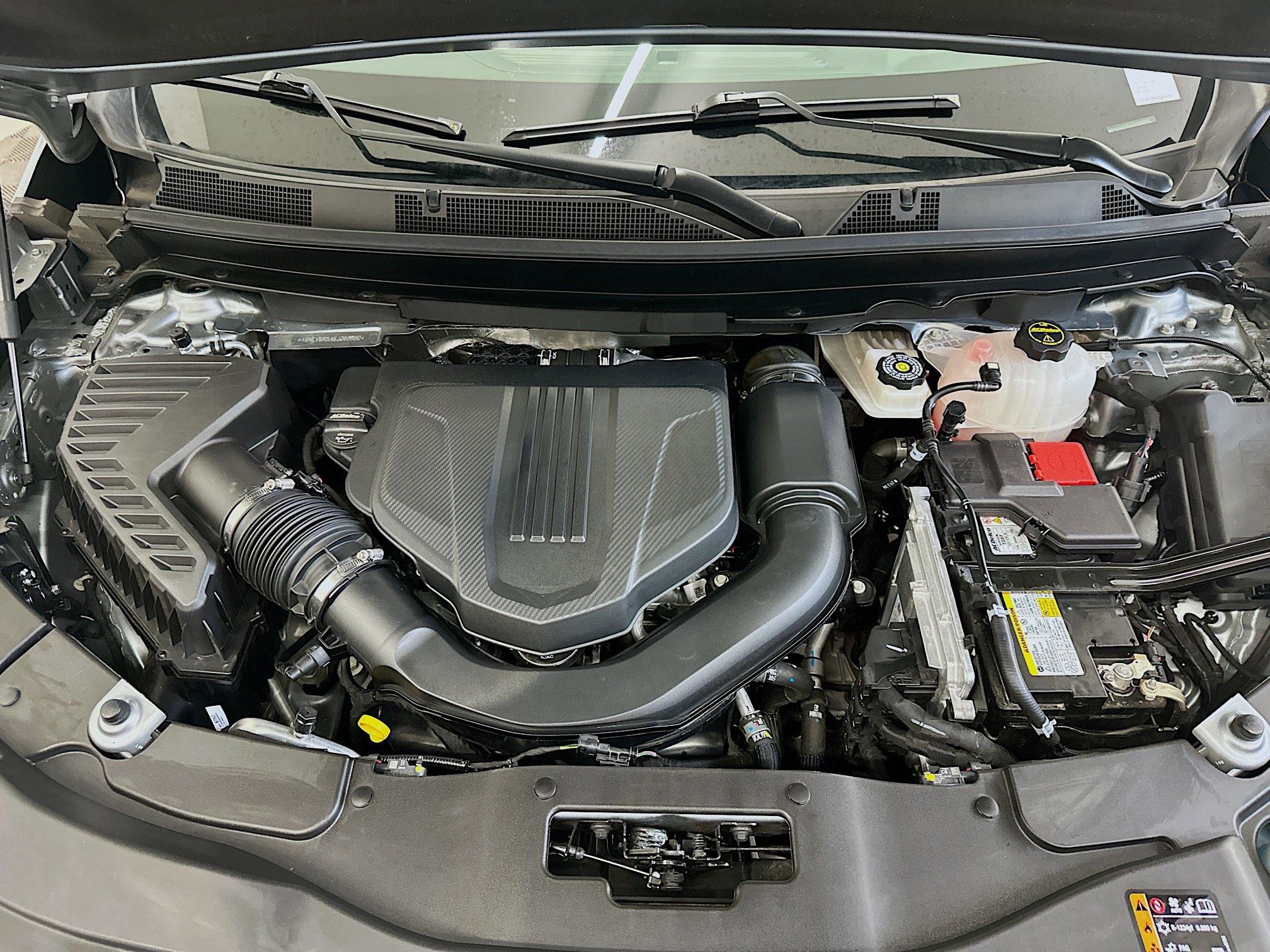 Used 2025 Chevrolet Traverse LT image 35