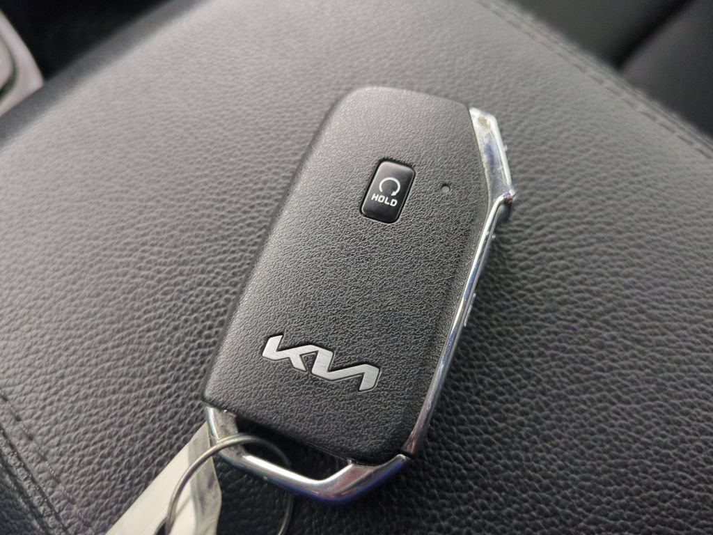 Used 2025 Kia Sportage EX FWD image 37