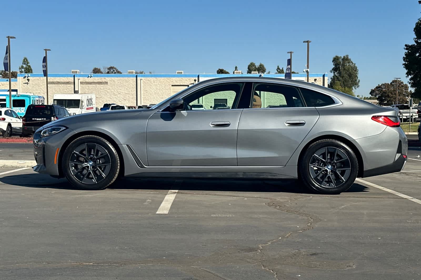 Used 2022 BMW i4 eDrive40 RWD image 6