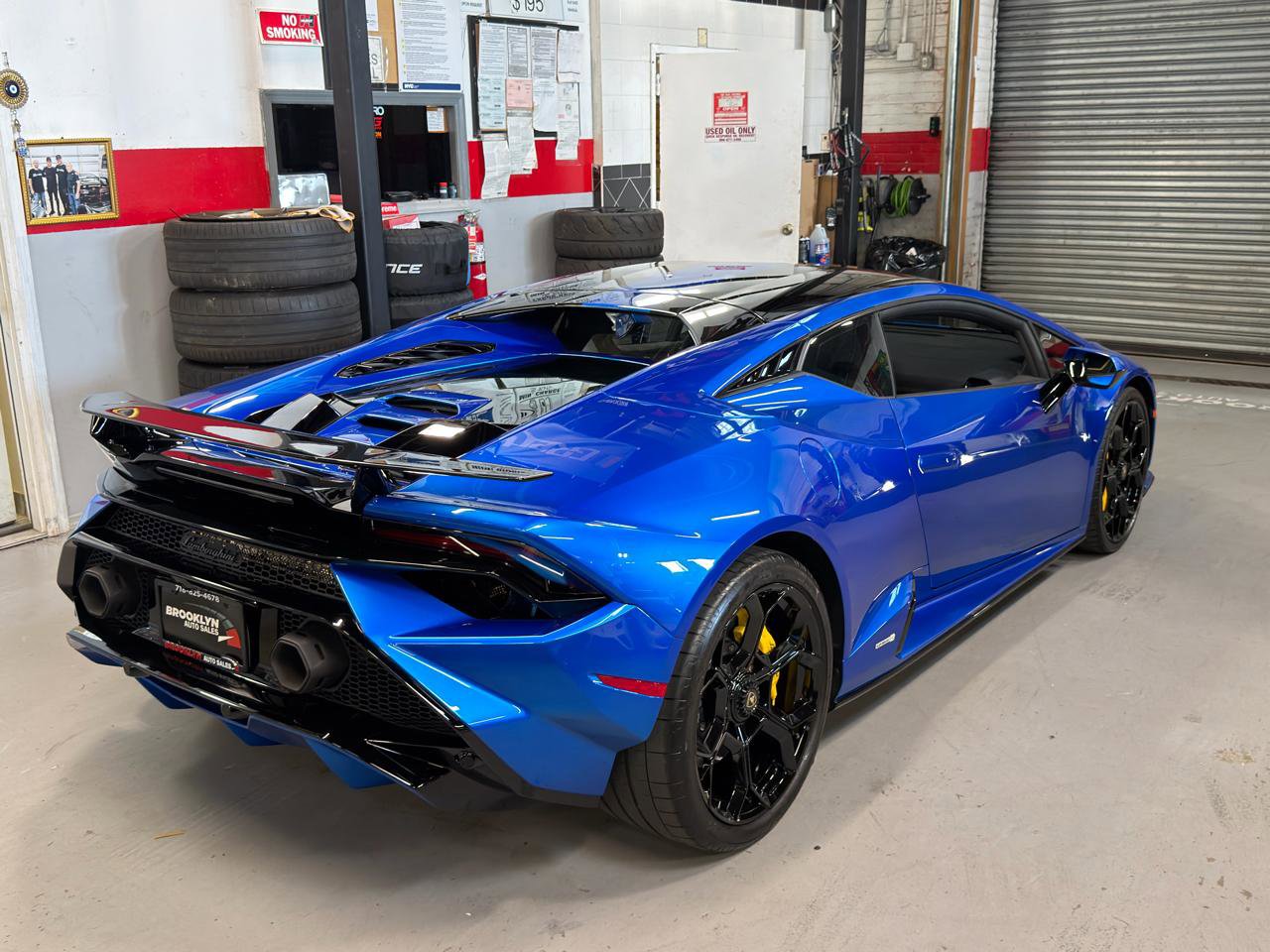 Used 2023 Lamborghini Huracan Tecnica RWD image 5