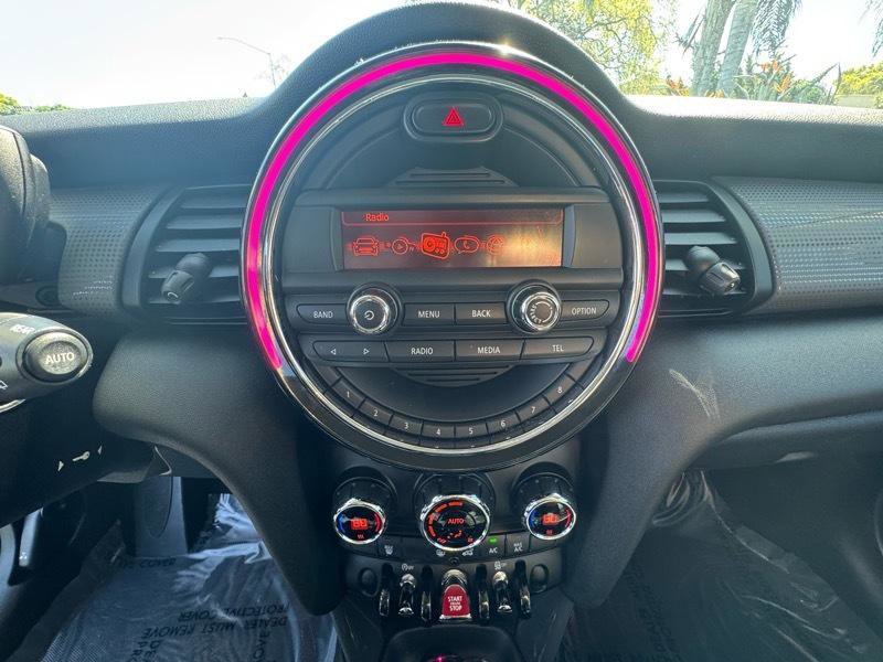 Used 2016 MINI Cooper 4-Door Hardtop image 14