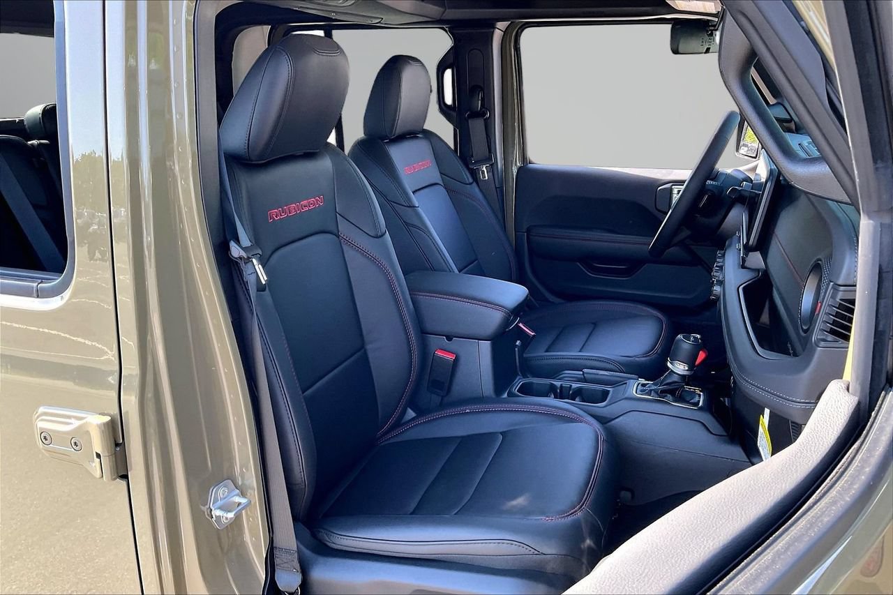 New 2026 Jeep Gladiator Rubicon w/ Steel Power Dome Hood Package AWD/4WD image 18