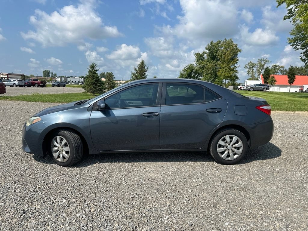 Used 2016 Toyota Corolla LE FWD image 6