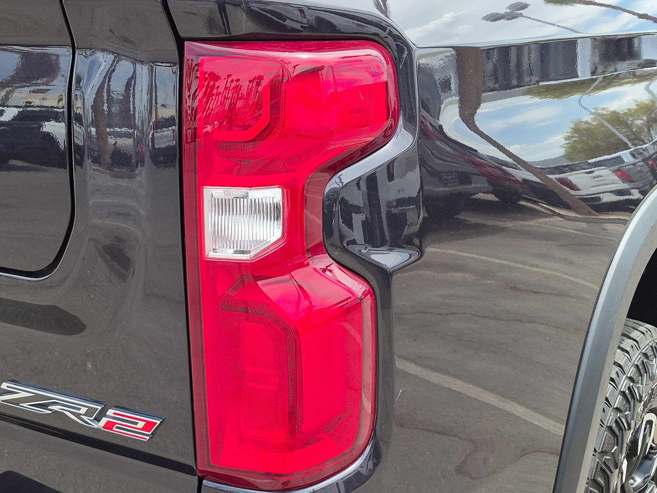 Certified 2022 Chevrolet Silverado 1500 ZR2 w/ Technology Package AWD/4WD image 11
