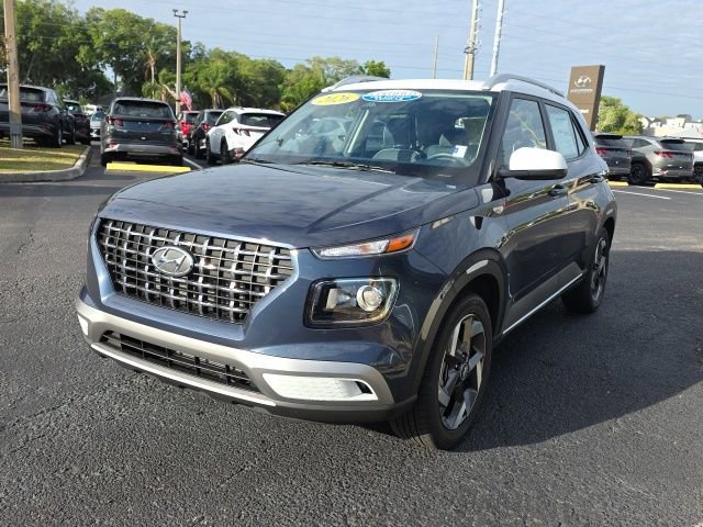 Used 2026 Hyundai Venue SEL image 2