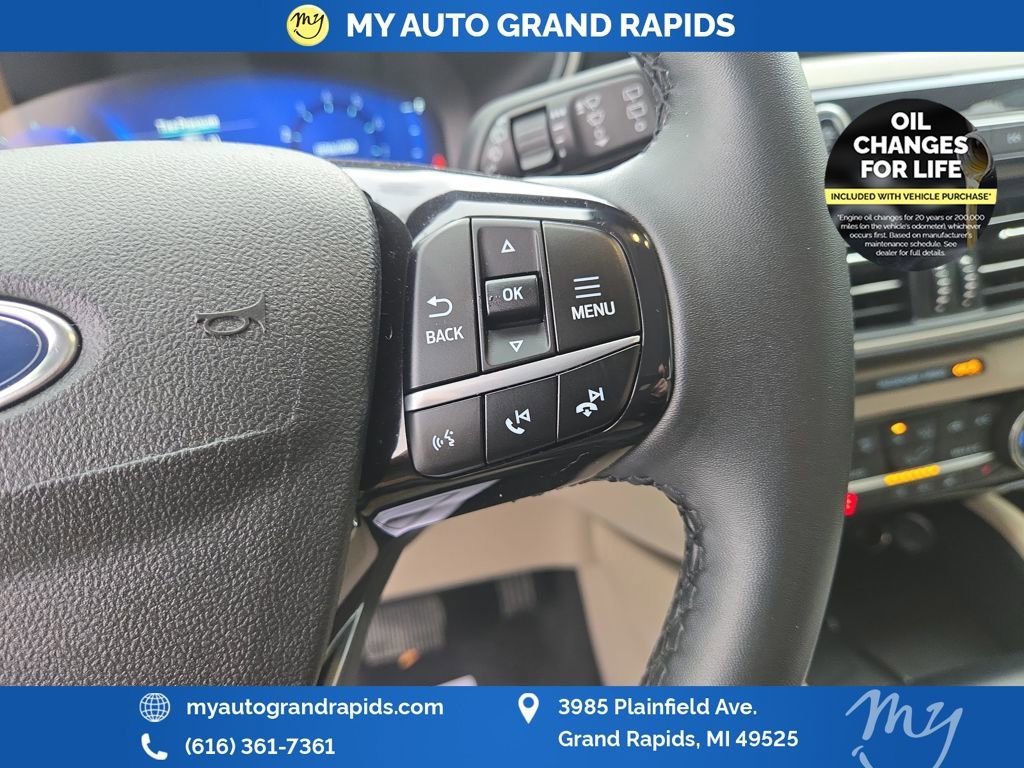 Used 2022 Ford Escape SEL w/ Technology Package image 16