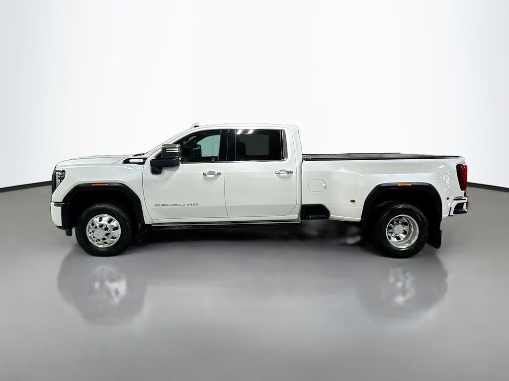Used 2024 GMC Sierra 3500 Denali Ultimate AWD/4WD image 10