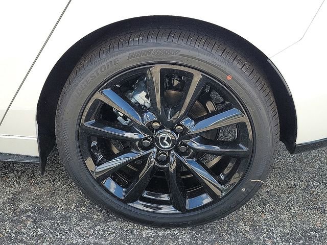 New 2025 MAZDA MAZDA3 Hatchback w/Premium Plus Pkg image 6