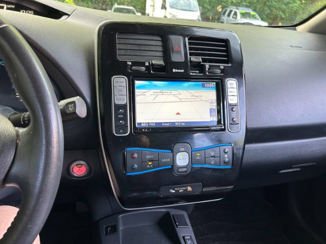 Used 2015 Nissan Leaf SL FWD image 13