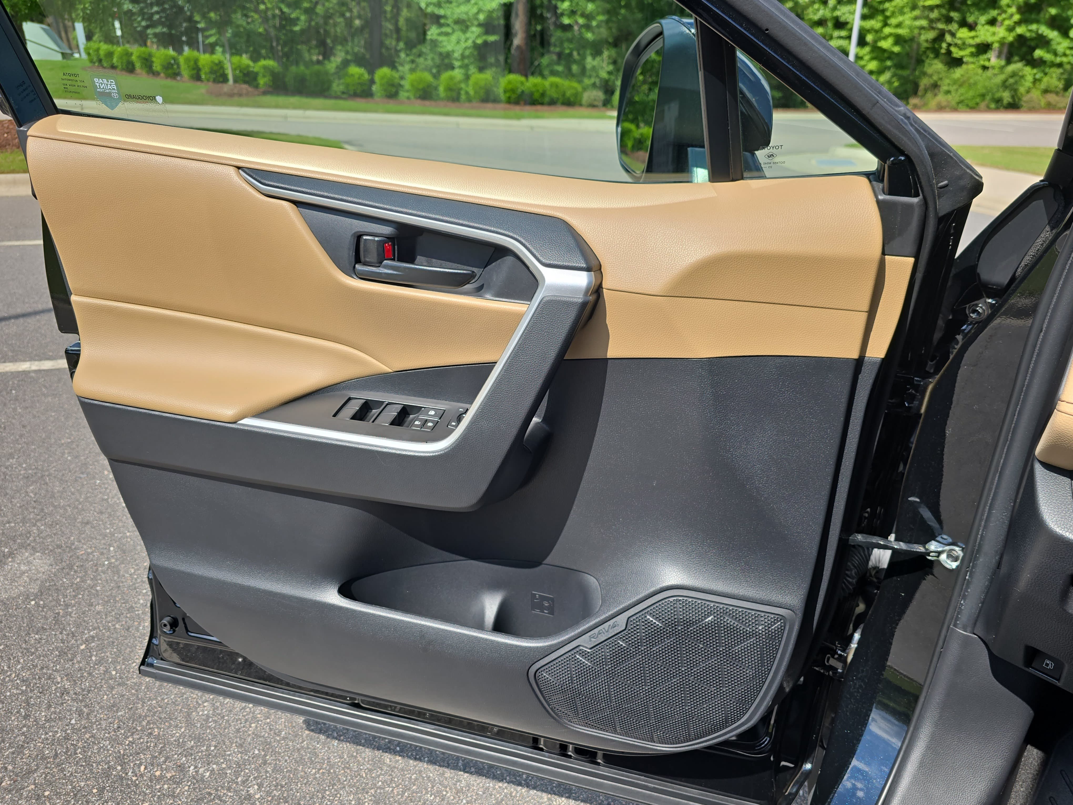 Certified 2024 Toyota RAV4 LE AWD/4WD image 28