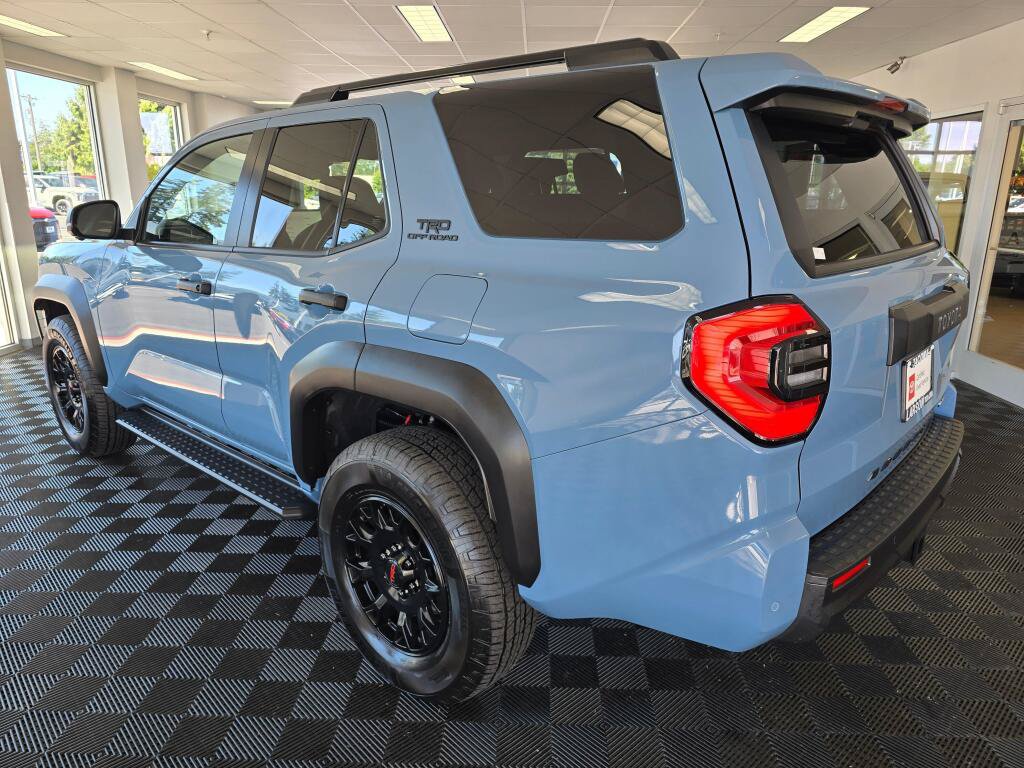 Certified 2025 Toyota 4Runner TRD Off-Road Premium AWD/4WD image 5