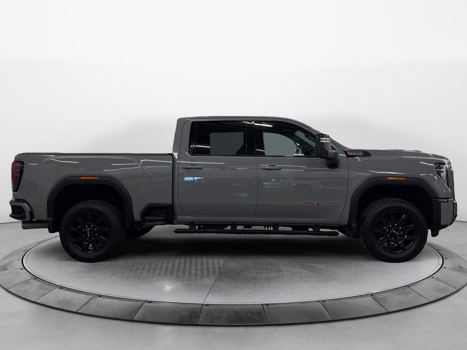 Used 2024 GMC Sierra 2500 AT4 AWD/4WD image 2