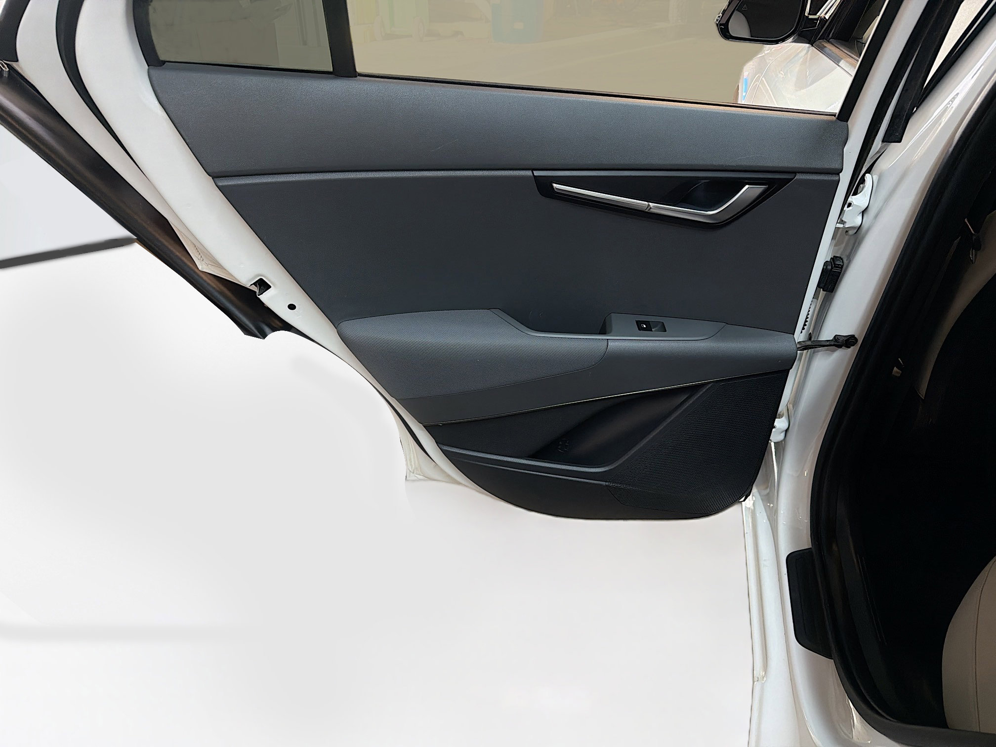 Used 2023 Kia Niro EX Touring image 28