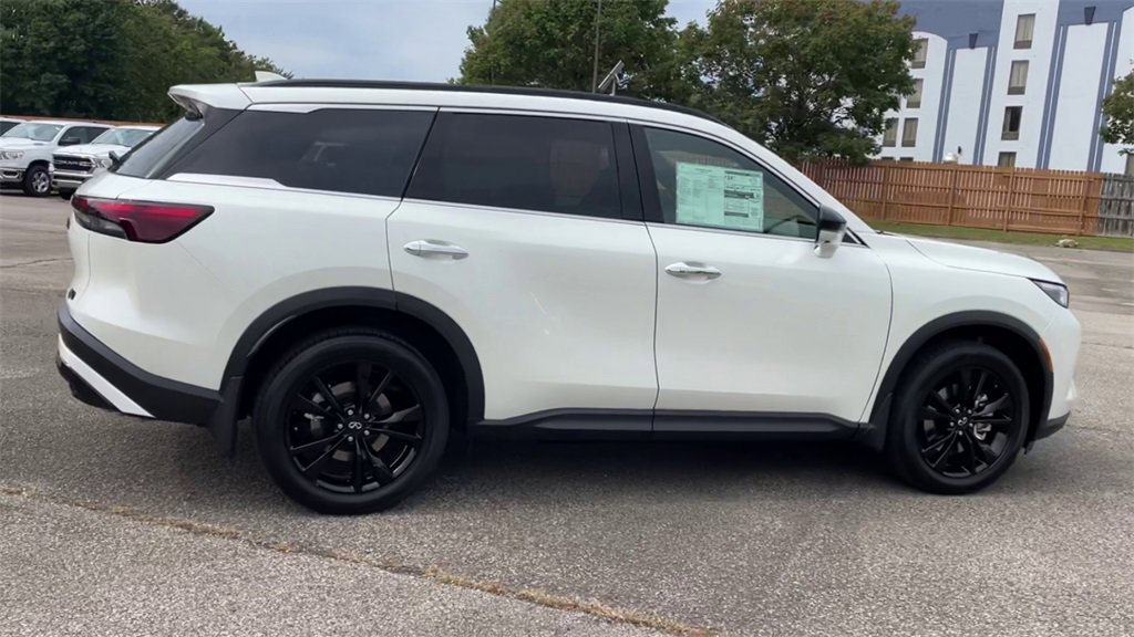 Certified 2025 INFINITI QX60 Luxe w/ Black Edition image 9