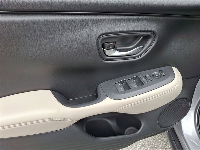 Used 2025 Honda HR-V LX image 10