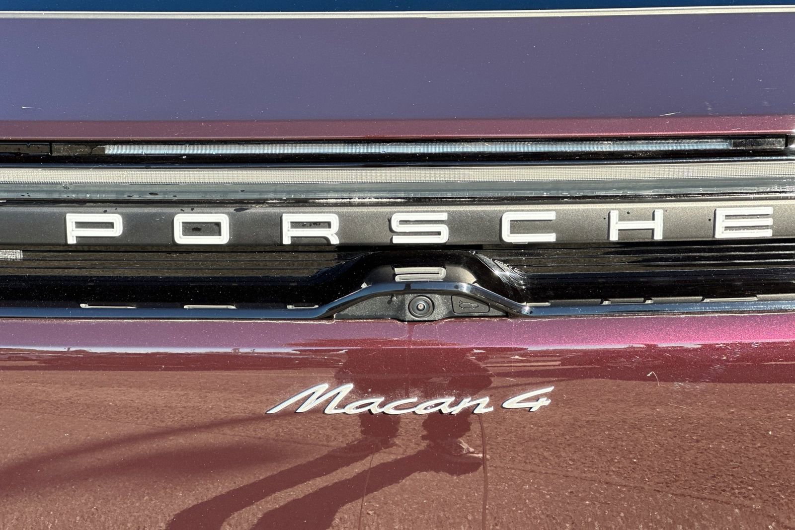 Certified 2025 Porsche Macan 4 Electric image 40