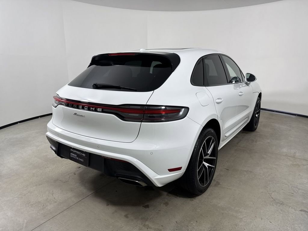 Certified 2025 Porsche Macan image 7