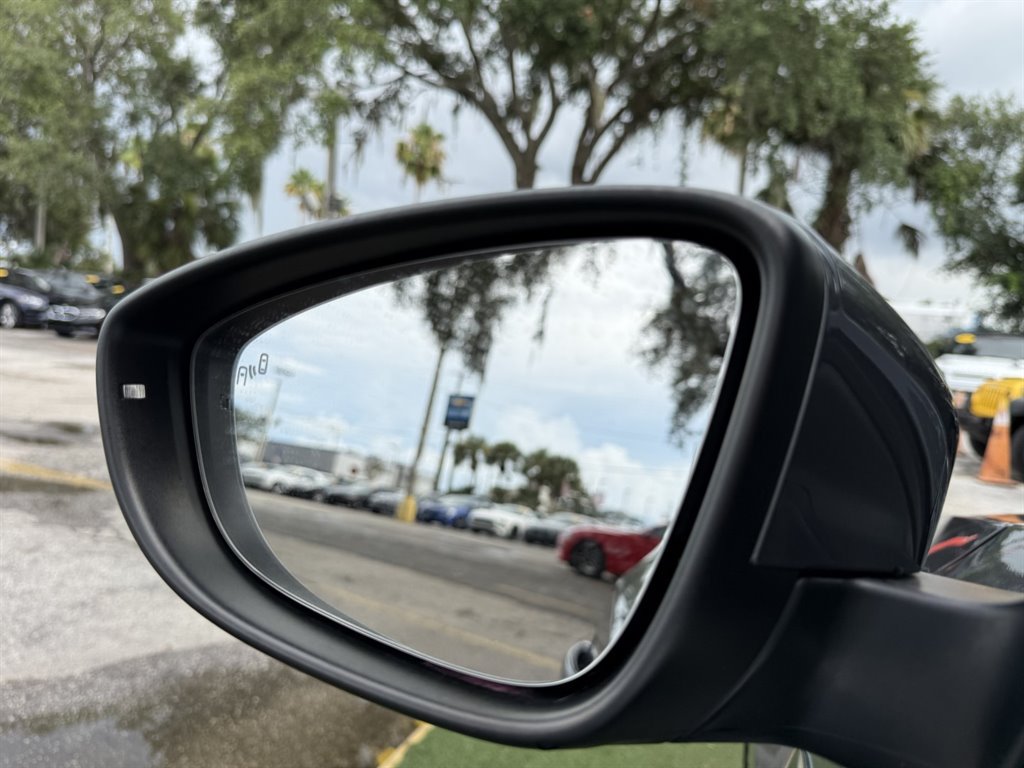 Used 2018 Volkswagen Jetta GLI FWD image 24