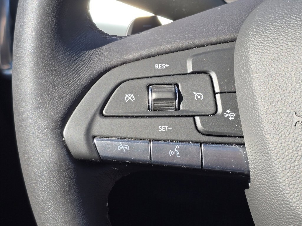 Used 2023 Cadillac XT4 Premium Luxury image 24