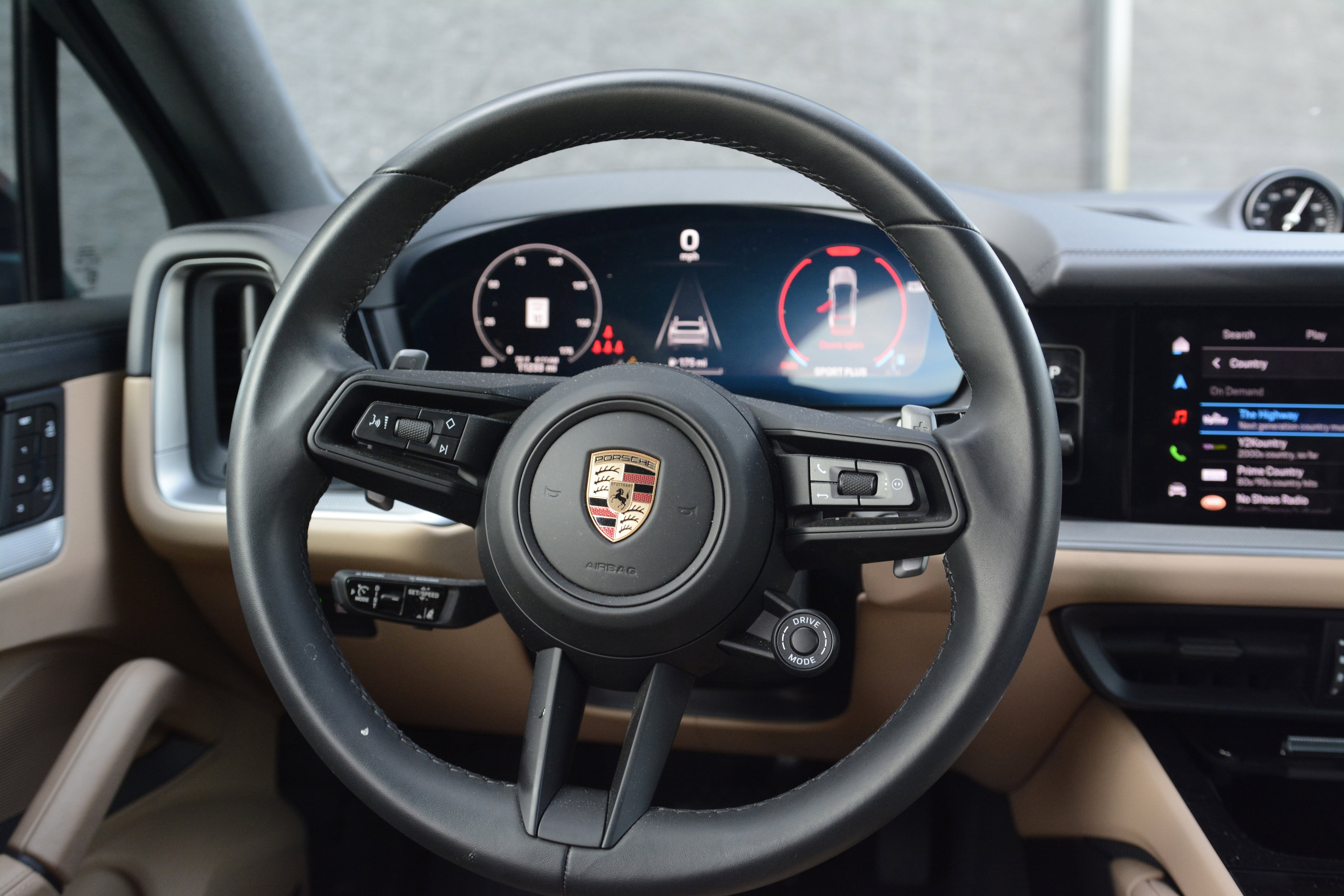 Certified 2025 Porsche Cayenne Coupe image 16