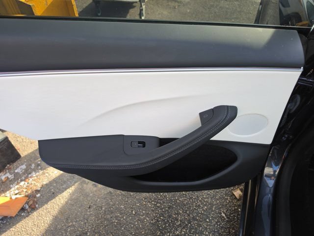 Used 2025 Tesla Model 3 Long Range RWD image 12
