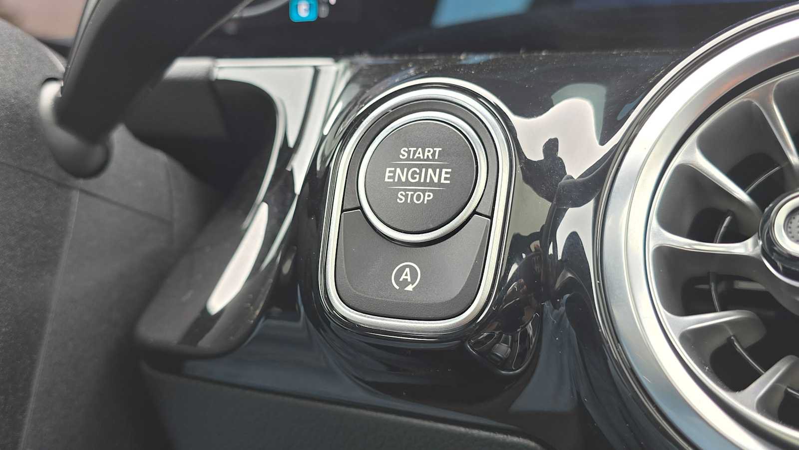 Certified 2026 Mercedes-Benz GLA 35 AMG 4MATIC image 37