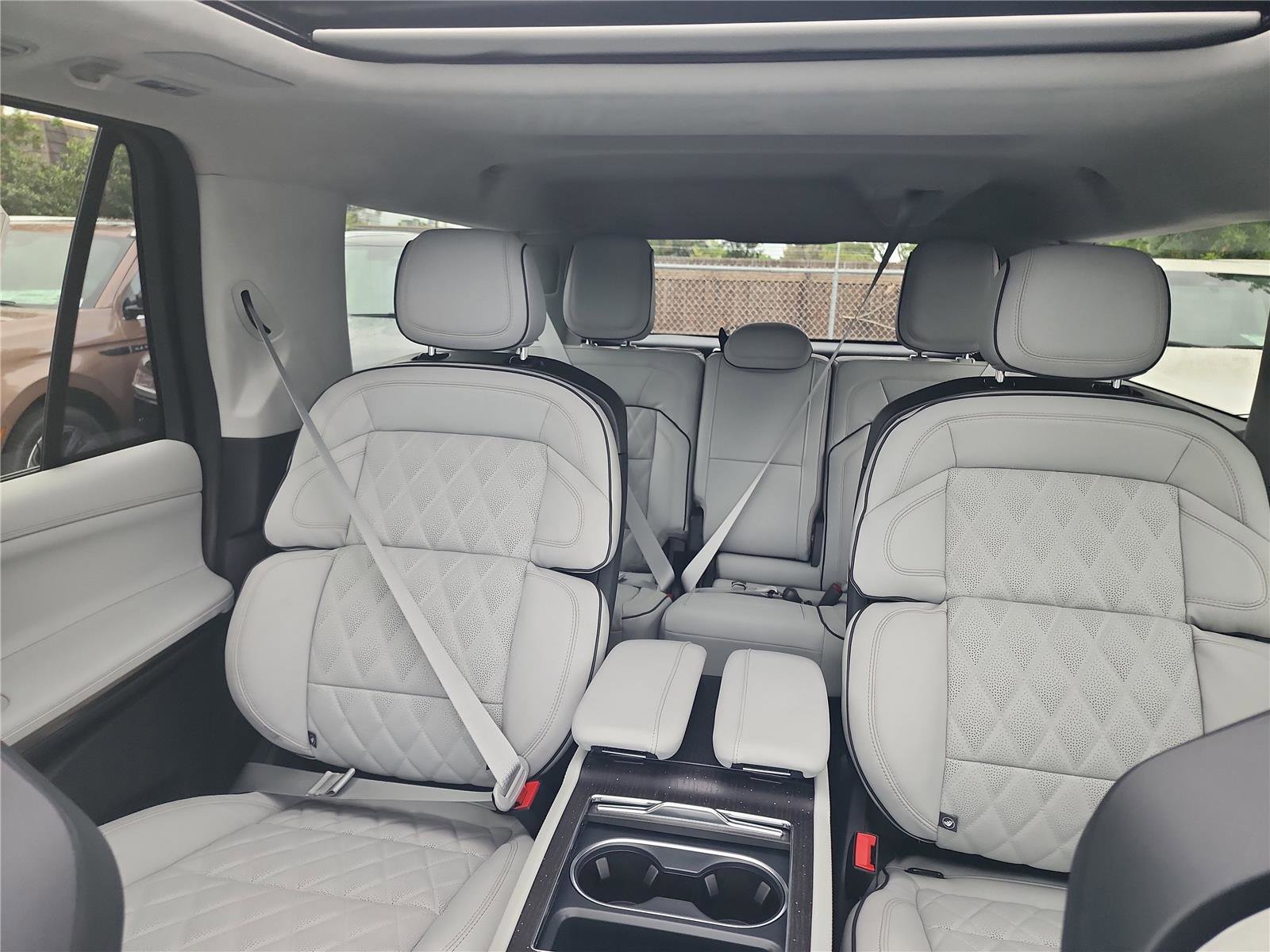 New 2026 Lincoln Navigator L Black Label w/ Black Label Special Edition image 15