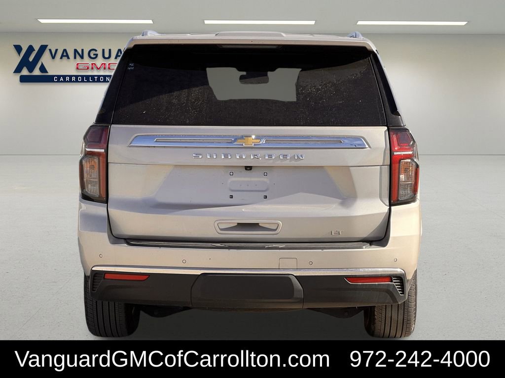 Used 2024 Chevrolet Suburban LT image 4