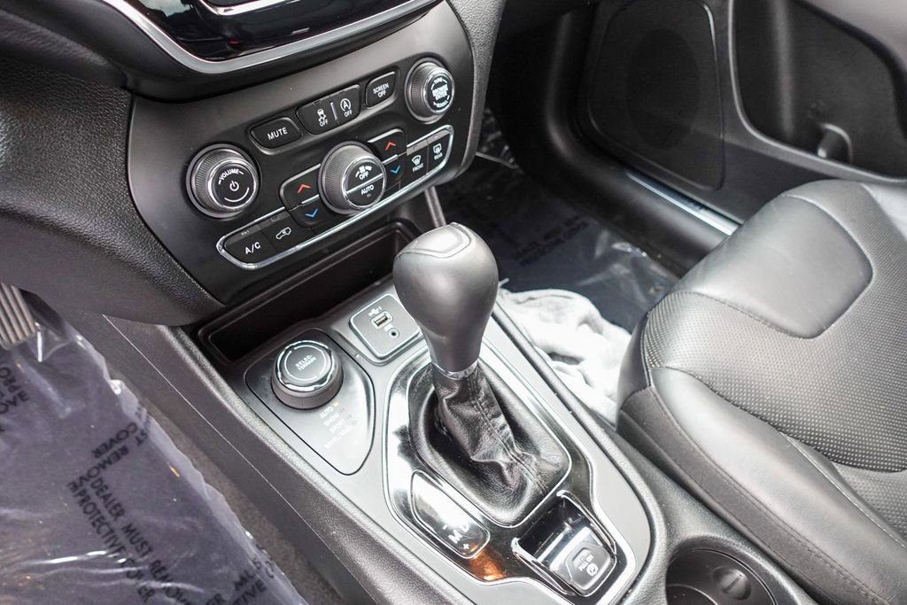 Used 2019 Jeep Cherokee Limited w/ Trailer Tow Group image 22