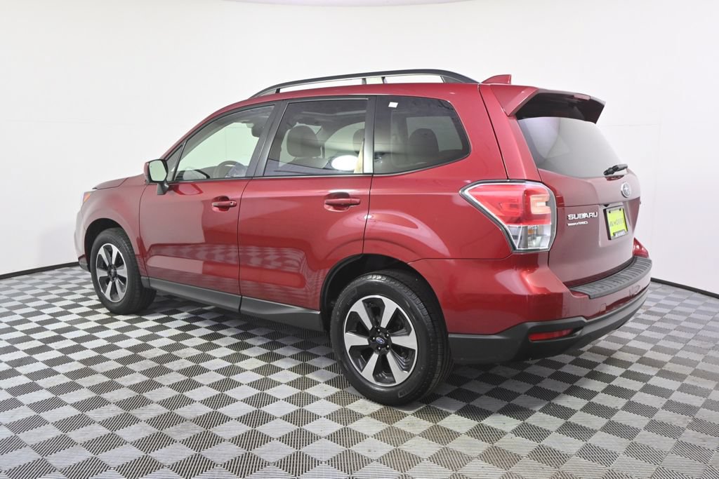 Used 2017 Subaru Forester 2.5i Premium AWD/4WD image 3