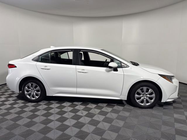 Used 2024 Toyota Corolla LE FWD image 9