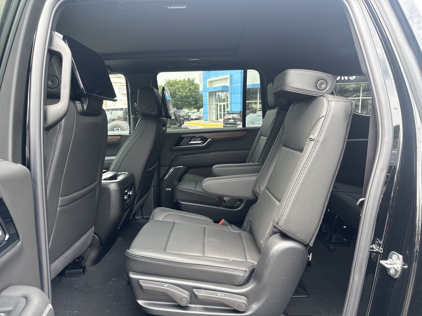 New 2026 GMC Yukon XL Denali w/ Advanced Technology Package AWD/4WD image 18