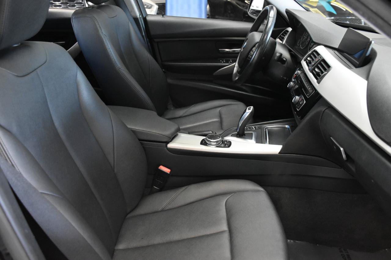 Used 2016 BMW 320i xDrive Sedan AWD/4WD image 14