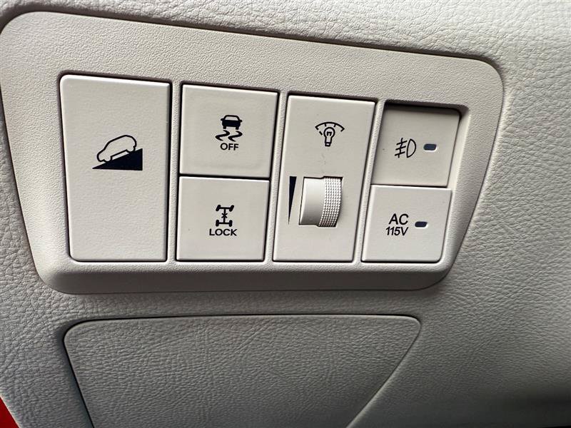 Used 2012 Hyundai Santa Fe Limited AWD/4WD image 47