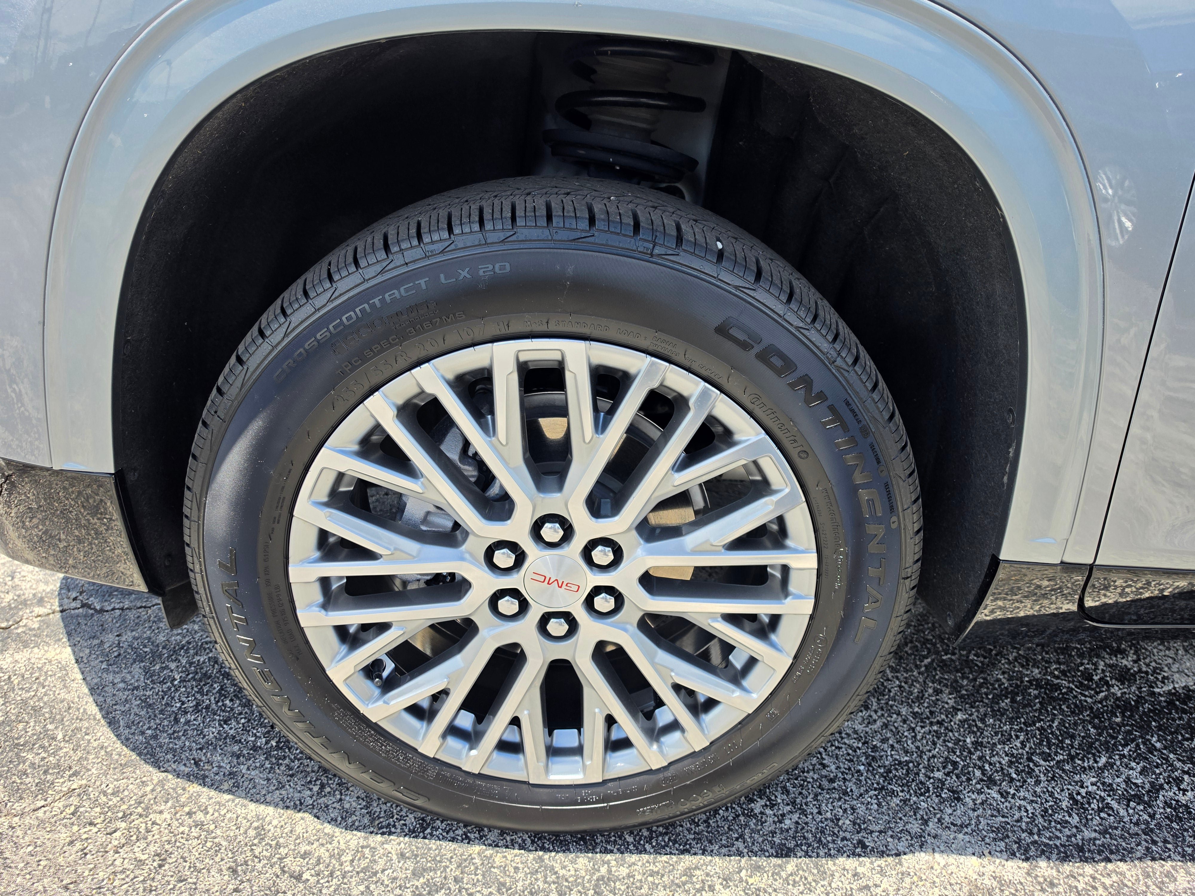 Used 2025 GMC Acadia Denali FWD image 15