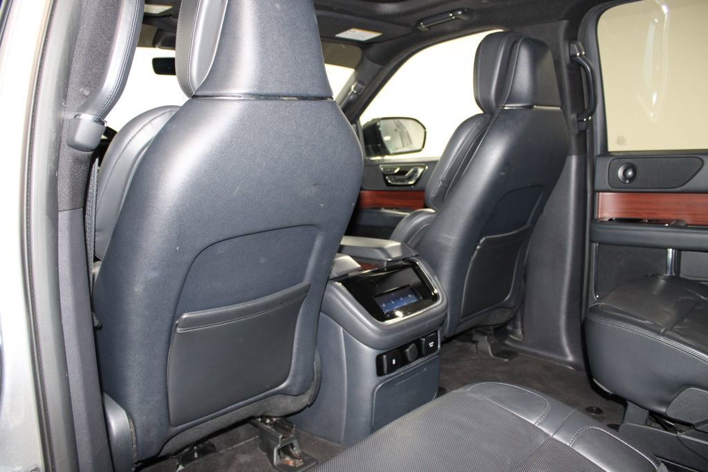 Used 2023 Lincoln Navigator Reserve AWD/4WD image 27